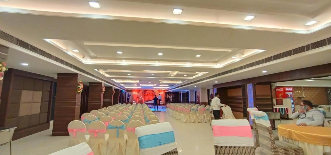 فندق Puja Residency فاراناسي المظهر الخارجي الصورة