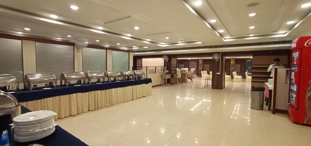 فندق Puja Residency فاراناسي المظهر الخارجي الصورة