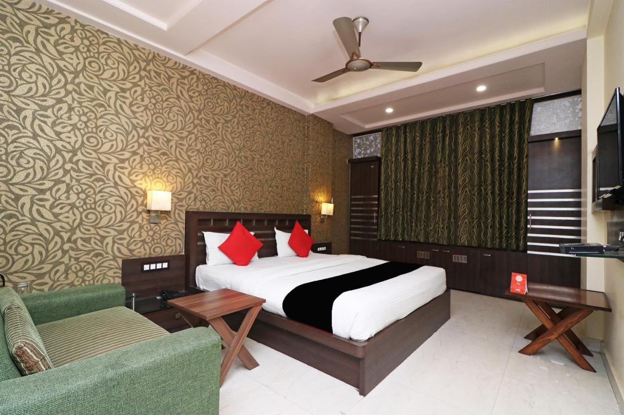 فندق Puja Residency فاراناسي الغرفة الصورة
