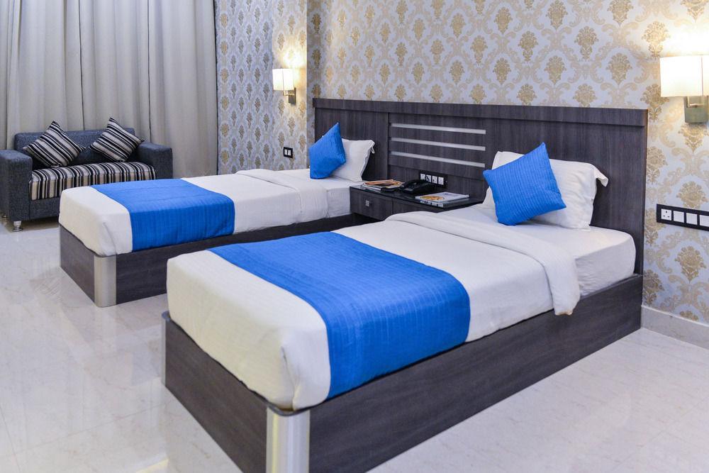 فندق Puja Residency فاراناسي المظهر الخارجي الصورة