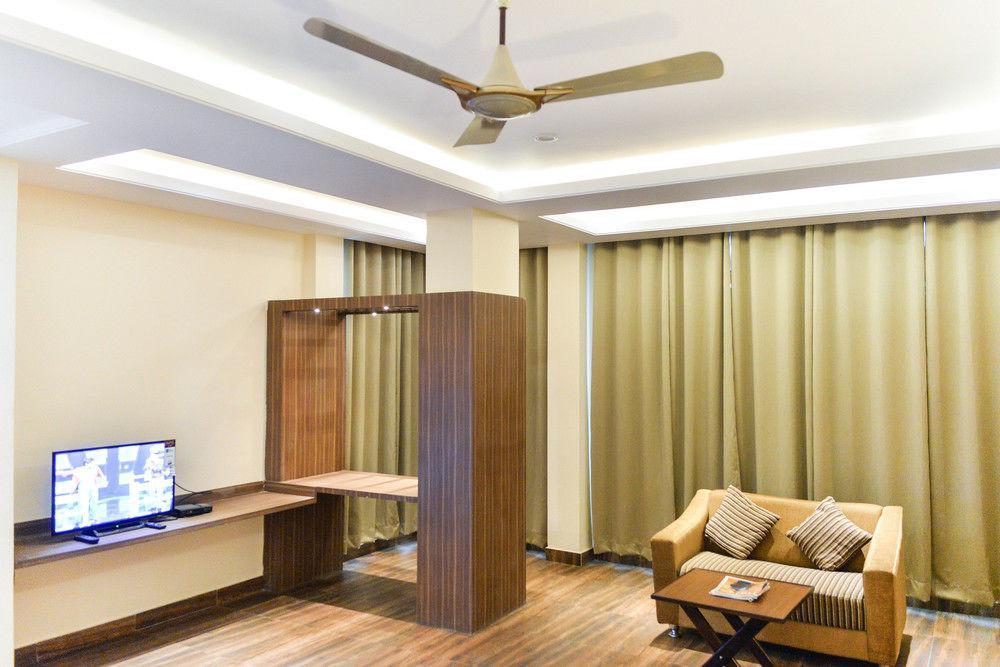 فندق Puja Residency فاراناسي المظهر الخارجي الصورة