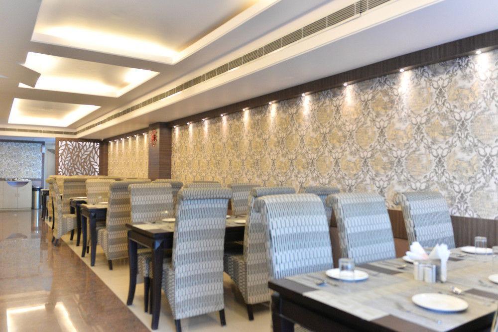 فندق Puja Residency فاراناسي المظهر الخارجي الصورة