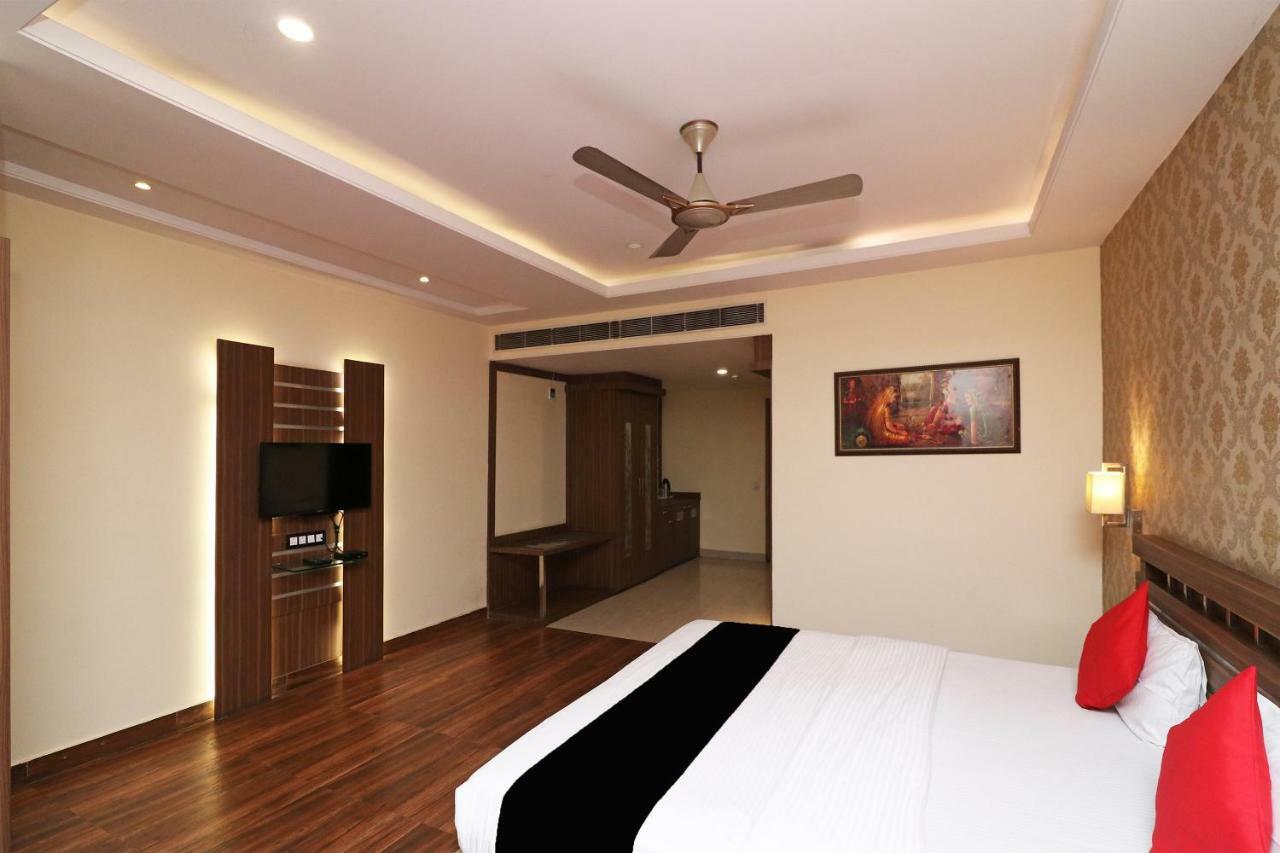 فندق Puja Residency فاراناسي المظهر الخارجي الصورة