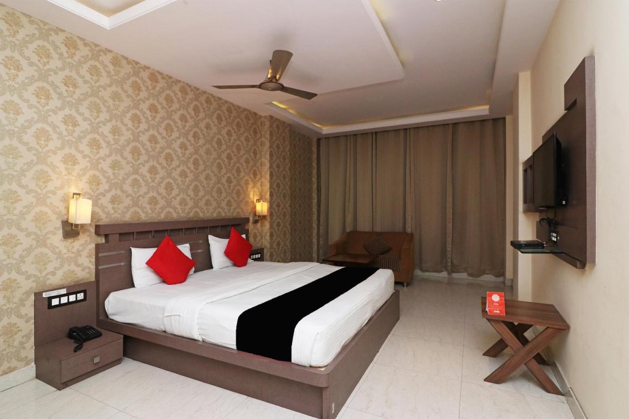 فندق Puja Residency فاراناسي المظهر الخارجي الصورة
