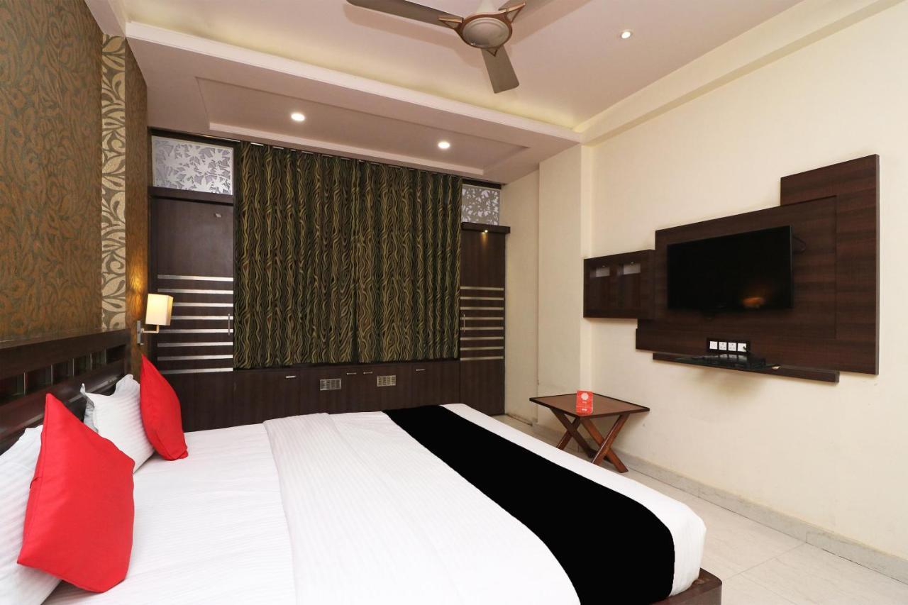فندق Puja Residency فاراناسي المظهر الخارجي الصورة