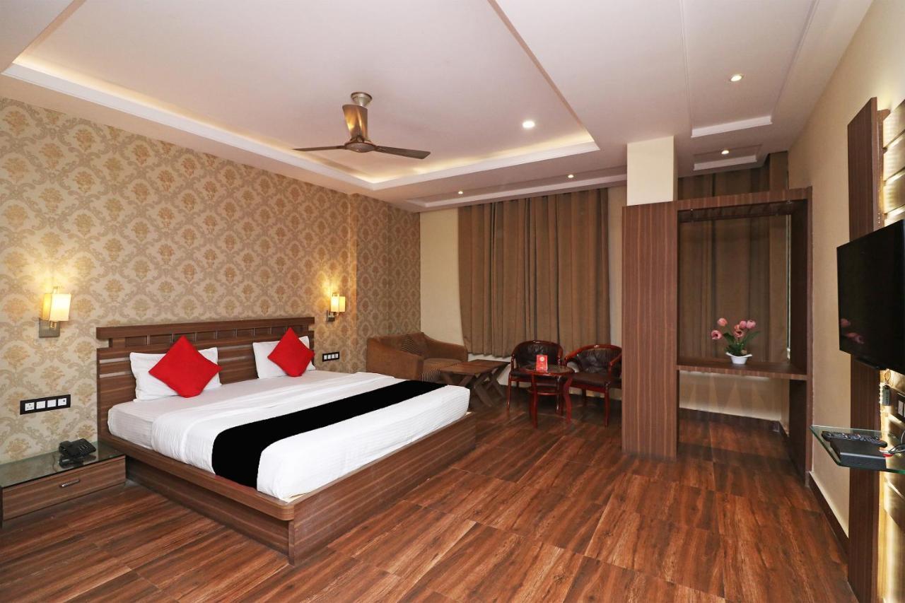 فندق Puja Residency فاراناسي المظهر الخارجي الصورة