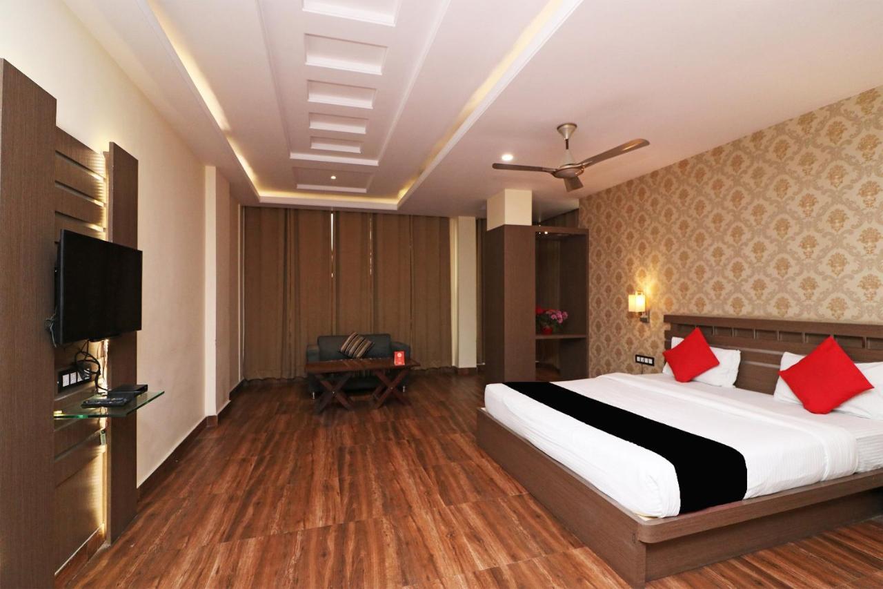فندق Puja Residency فاراناسي المظهر الخارجي الصورة