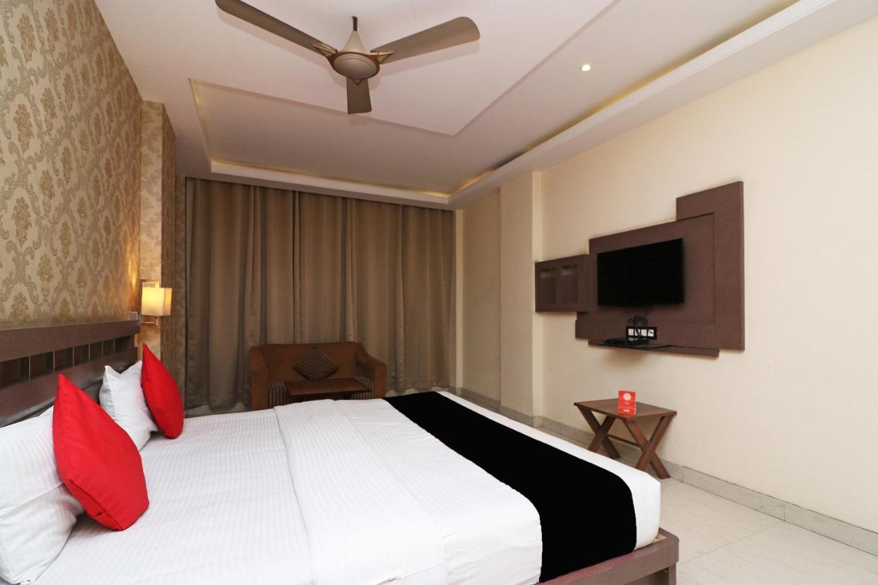 فندق Puja Residency فاراناسي المظهر الخارجي الصورة