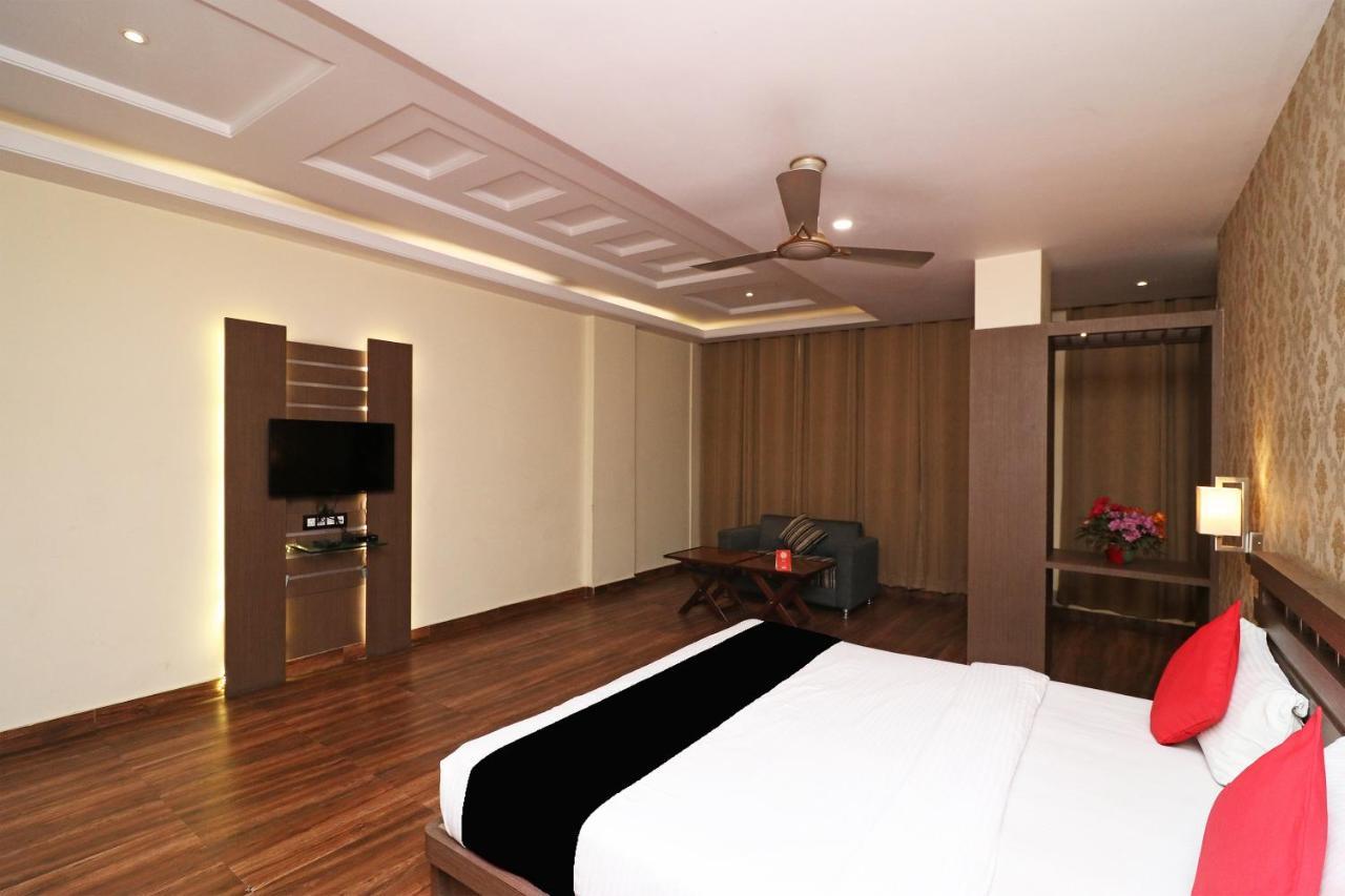 فندق Puja Residency فاراناسي المظهر الخارجي الصورة
