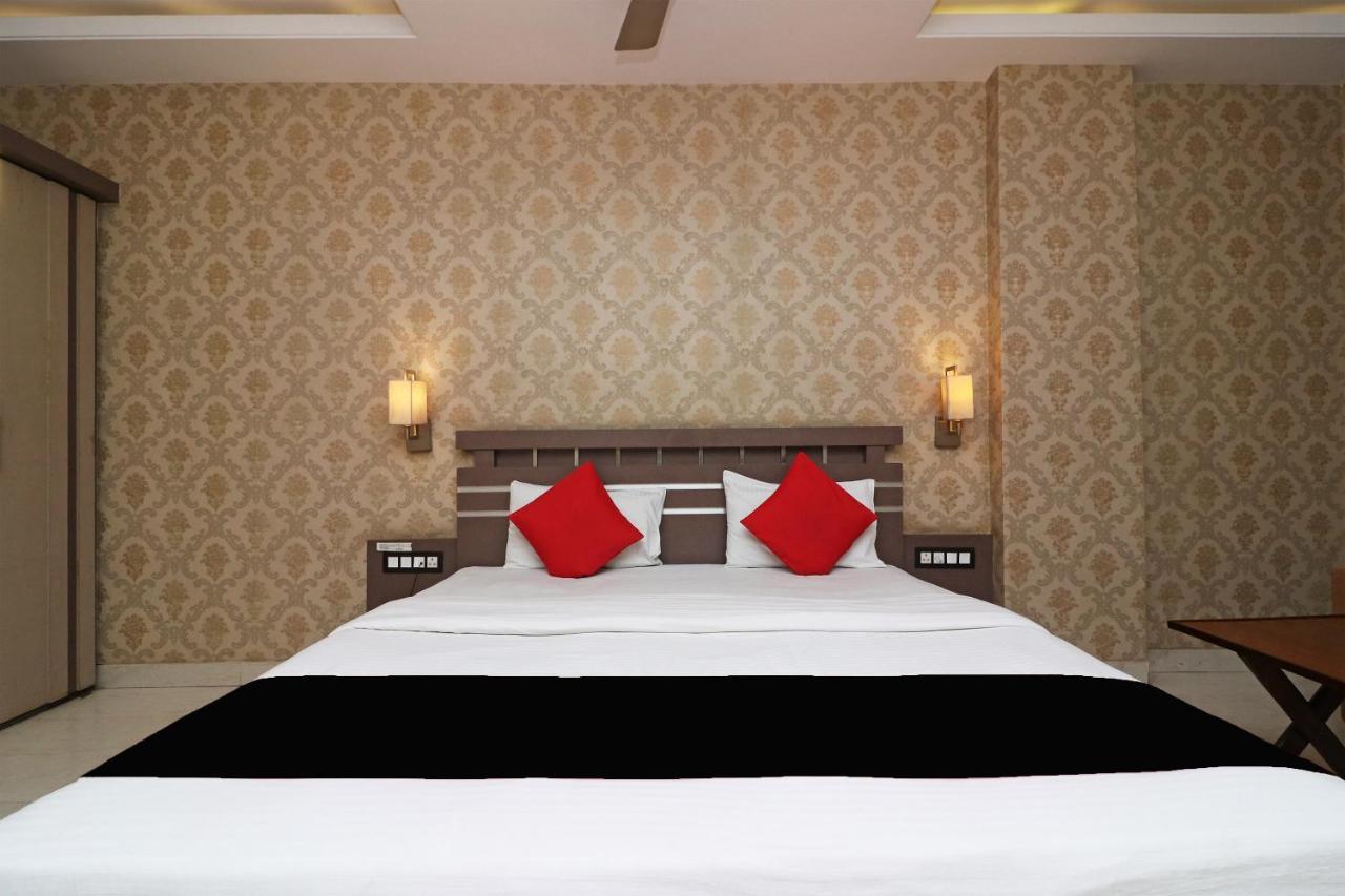 فندق Puja Residency فاراناسي المظهر الخارجي الصورة