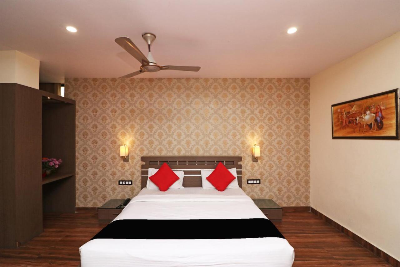 فندق Puja Residency فاراناسي المظهر الخارجي الصورة